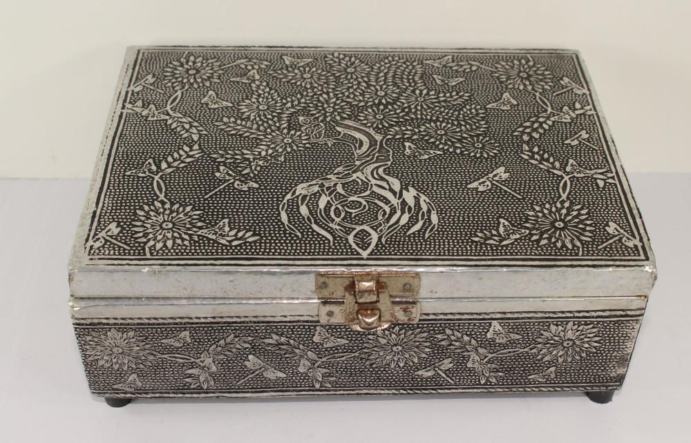 Indian Jewelry Box in Silvered metal