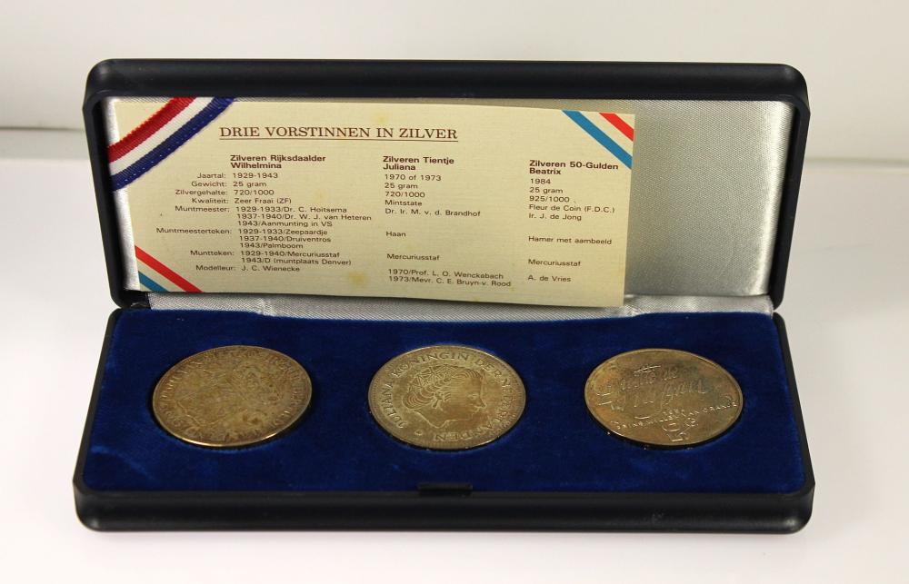 Netherlands 1930 2 1/2 Guld... image
