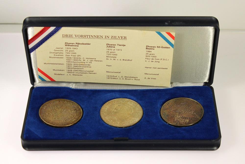 Netherlands 1930 2 1/2 Guld... image