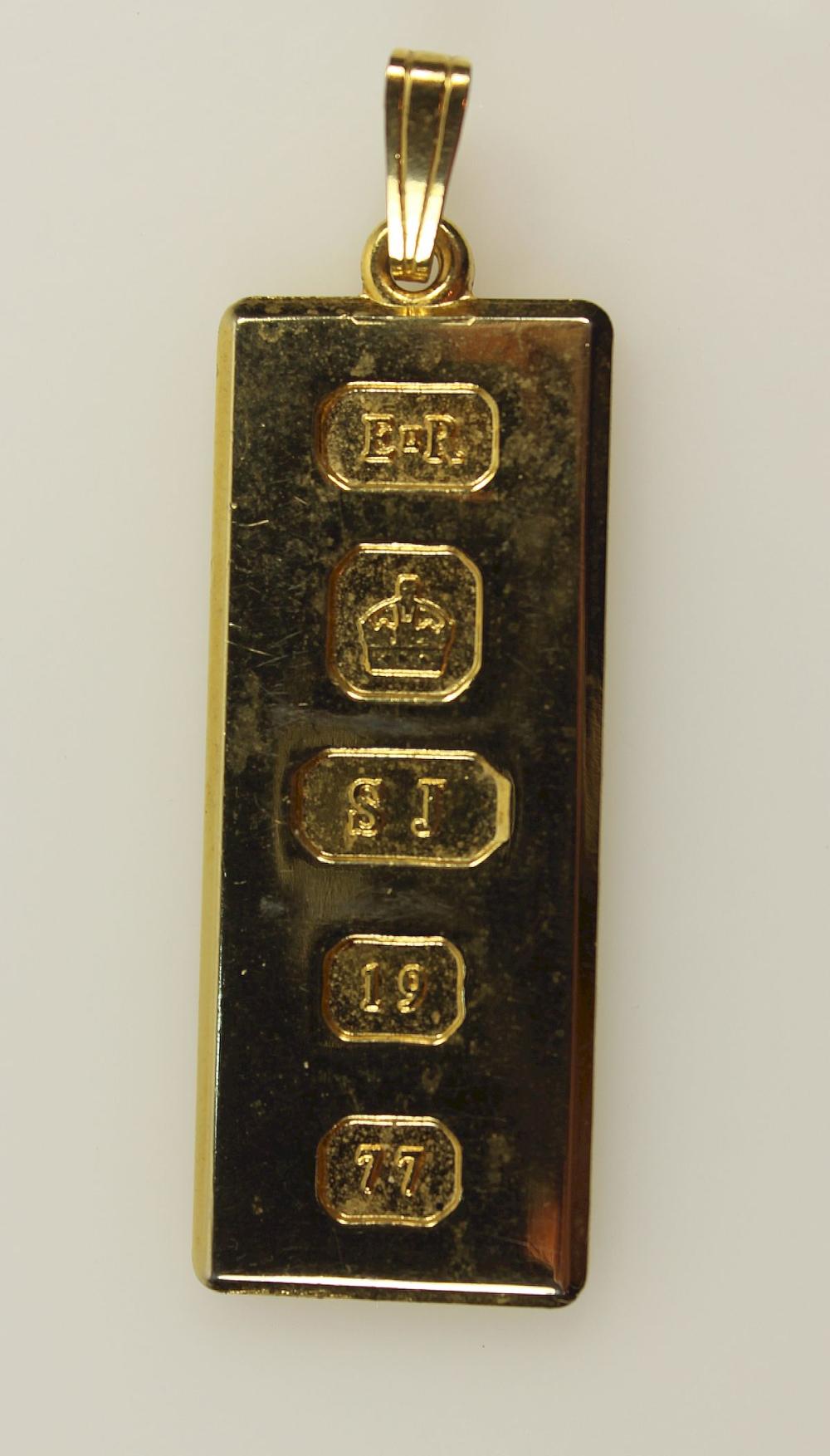 Queen 'Elizabeth II - 1977 Silver Jubilee' 22ct Gold-plated Ingot Pendant