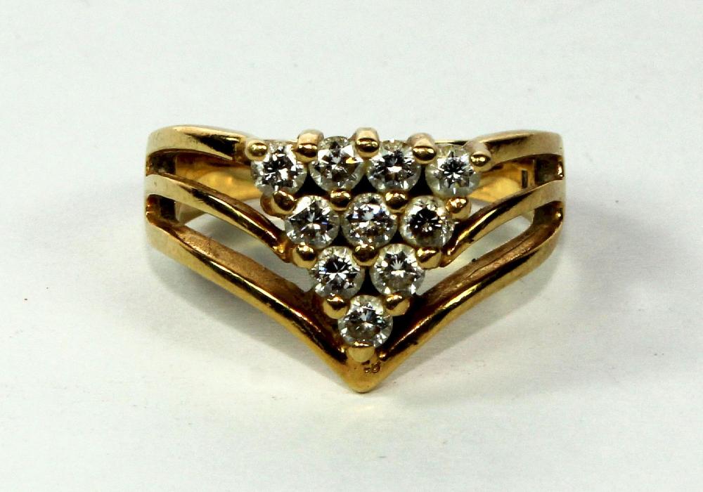 Pyramid of Diamonds set in ... image