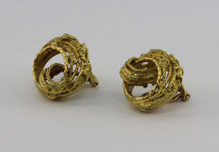 Heavy 1960s Vintage 18ct Go... image