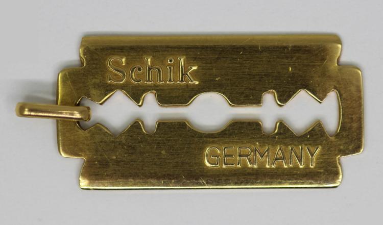 Gold Razor Blade in 18ct Gold image