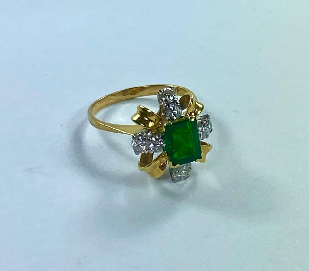 Crown-inspired Emerald & Diamond Ring in 18ct Yellow Gold