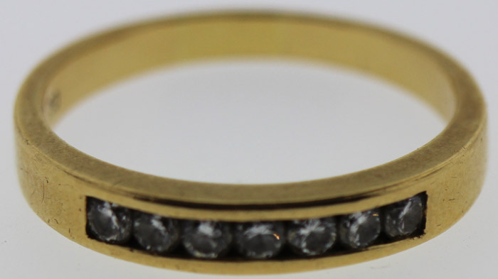 Gold Ring in 18ct with 7 ch... image
