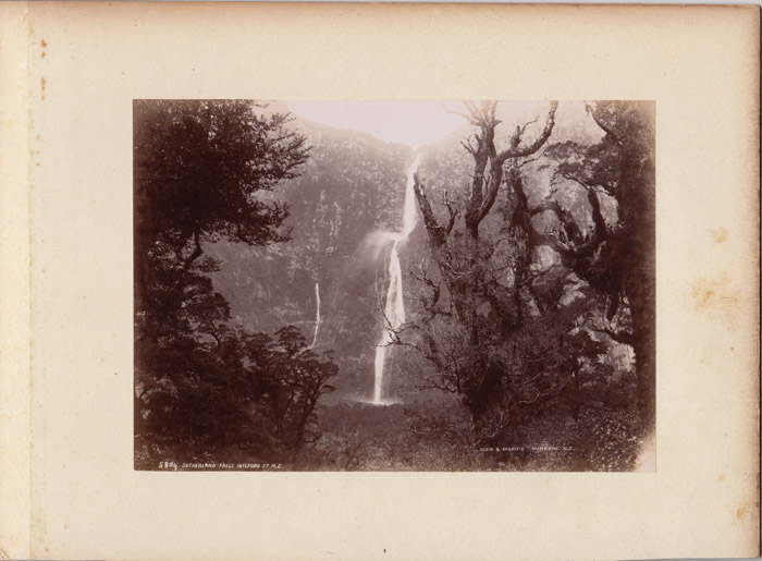New Zealand. Contemporary p... image
