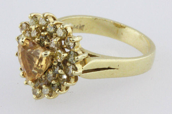14ct Gold Ring with 28 fanc... image