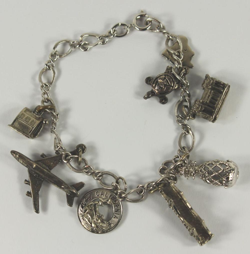 Charm Bracelet with 8 Charm... image