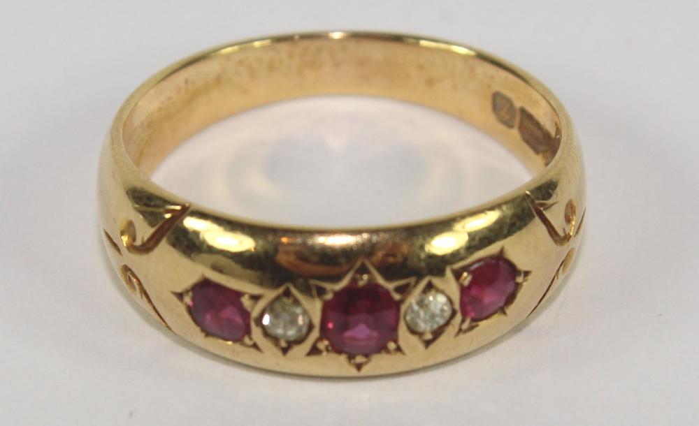 Antique Ring in 18ct Yellow... image