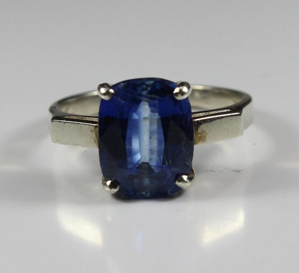 Kyanite Ring in 9ct White Gold image