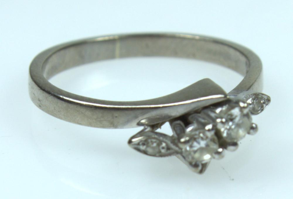 Diamond Ring in 18ct White Gold