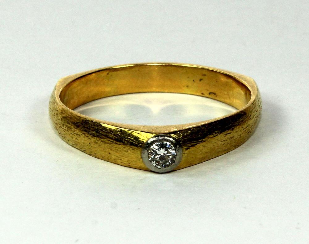 Designer Diamond Ring in 18ct Yellow Gold