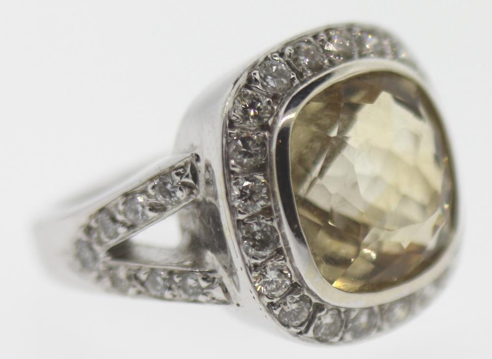 White Gold Ring in 9ct with square-cut central Citrine with Diamond surrounds